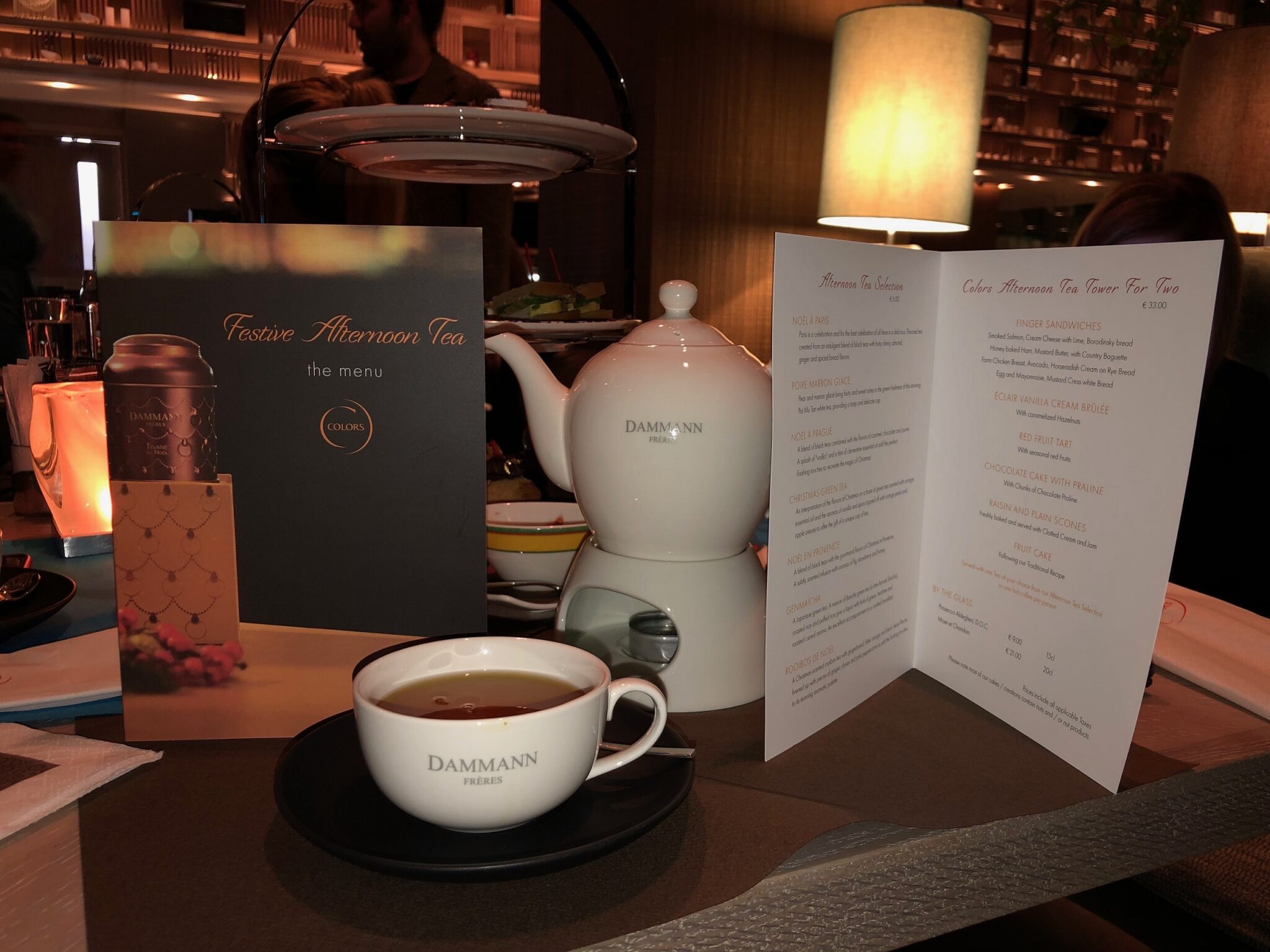 Γευστική περιπλάνηση στον κόσμο του εκλεκτού τσαγιού στο Colors Café