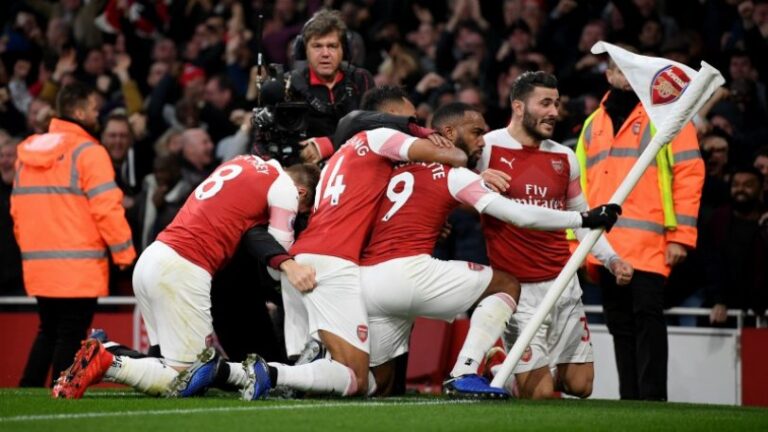 Κόκκινο «βάφτηκε» το ντέρμπι του Λονδίνου (ΒΙΝΤΕΟ)