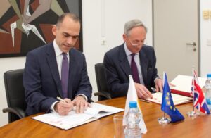 Πρωτόκολλο συνεργασίας μεταξύ Κύπρου και ΗΒ για αποφυγή Διπλής Φορολογίας