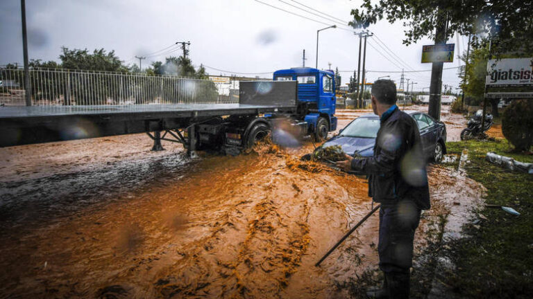 Συνεχίζονται οι έρευνες για τον εντοπισμό των 2 αγνοούμενων στην Κερατέα