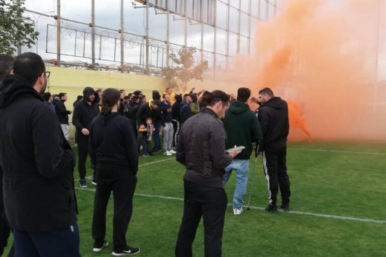 Πήγαν στην προπόνηση και απαίτησαν τη νίκη οι οργανωμένοι της ΑΕΛ