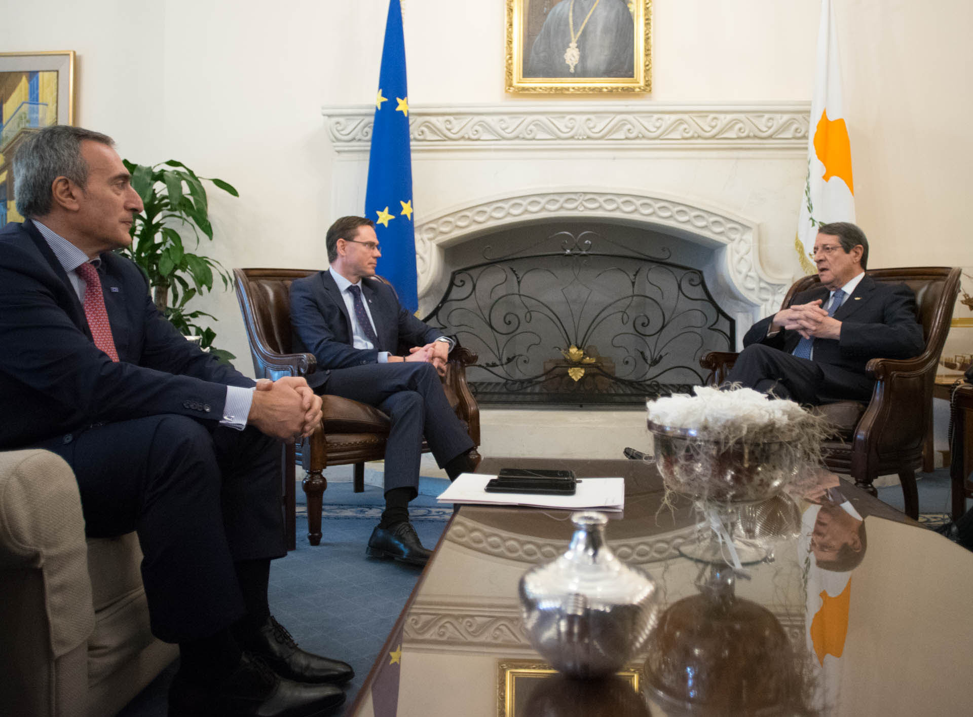 Κατάινεν: Πρέπει να υπάρξει διαφάνεια στο θέμα των "χρυσών" διαβατηρίων (ΒΙΝΤΕΟ)