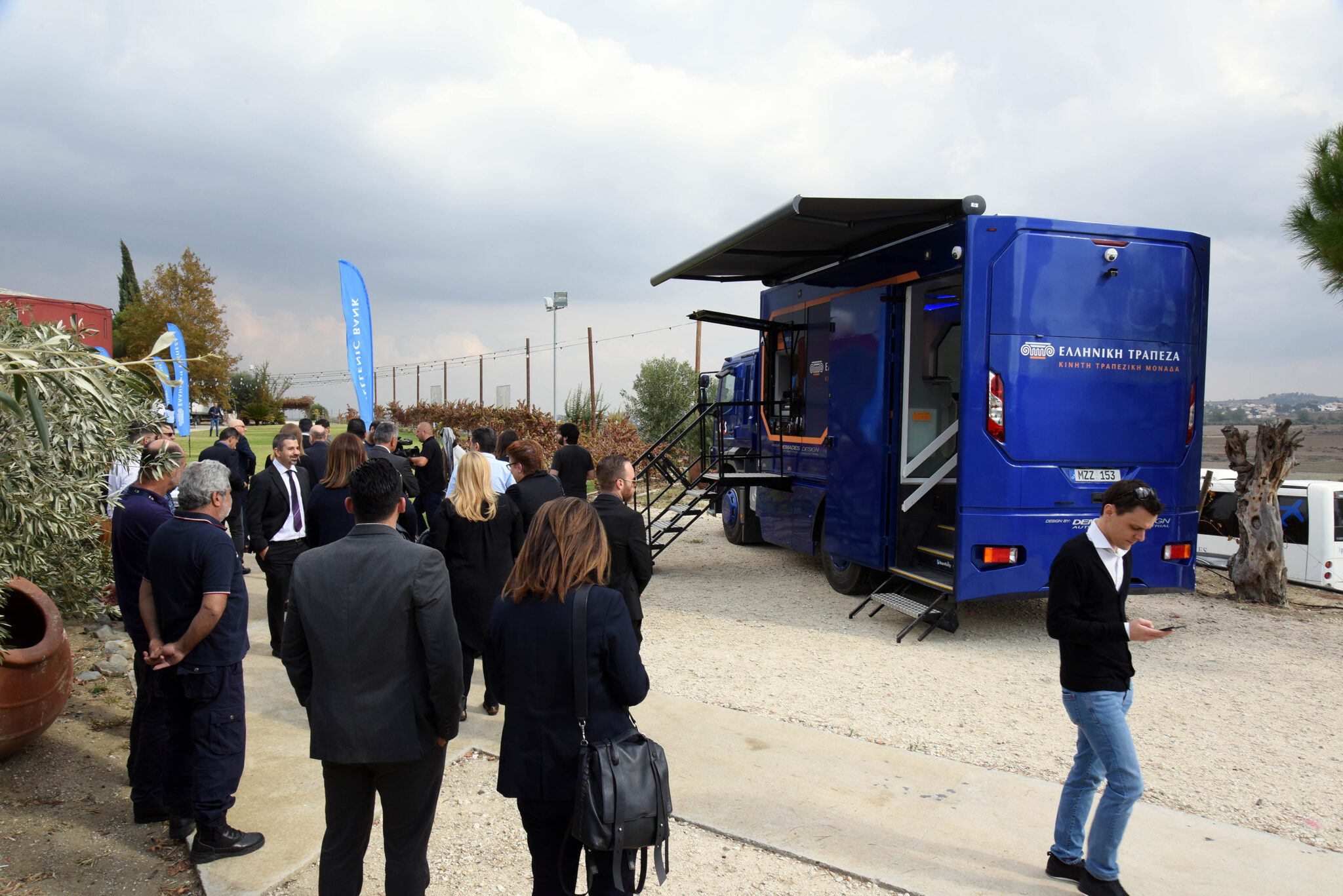 Στους δρόμους και δεύτερη κινητή μονάδα της Ελληνικής Τράπεζας