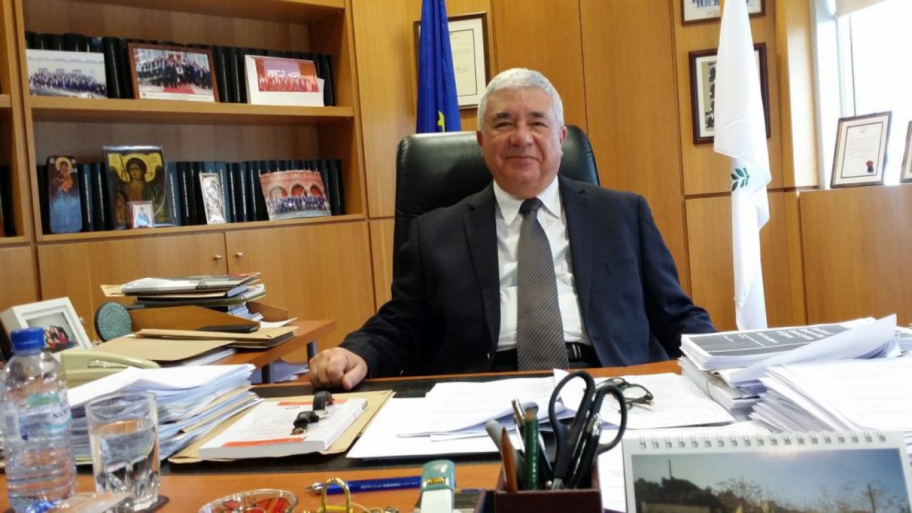 Μεγαλώνει η λίστα με τα ονόματα που ζητούν την παραίτηση Νικολάτου (ΒΙΝΤΕΟ)