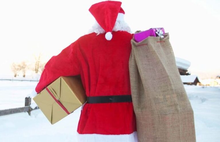 Ο "Άγιος Βασίλης" τρύπωσε σε σπίτι και αντί να φέρει…πήρε δώρα