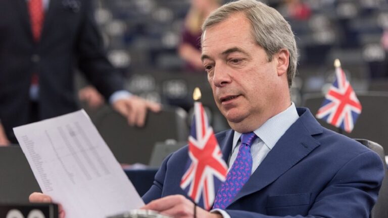 Φάρατζ: Είναι πιθανόν να καθυστερήσει το Brexit και να πάει σε δημοψήφισμα