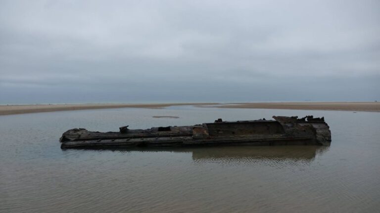 Γαλλία: Υποβρύχιο του Α' Παγκοσμίου Πολέμου αναδύεται σε παραλία (ΒΙΝΤΕΟ)