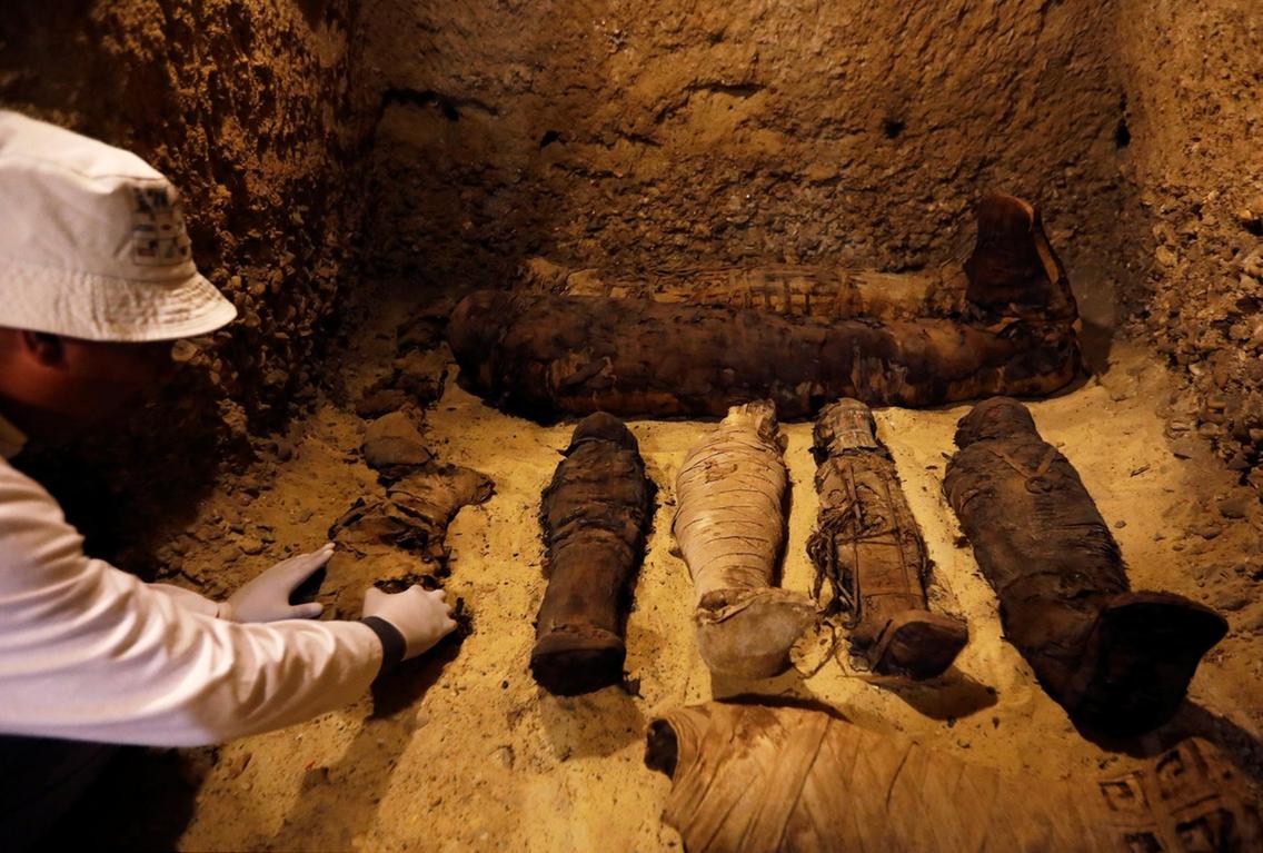 Ανακάλυψαν μούμιες άνω των 2000 ετών στην Αίγυπτο (ΦΩΤΟ)