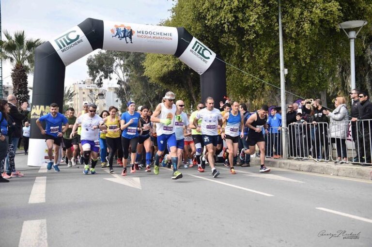Σε ρυθμούς "Medochemie Nicosia Marathon" έτρεξε σήμερα η Λευκωσία (BINTEO)