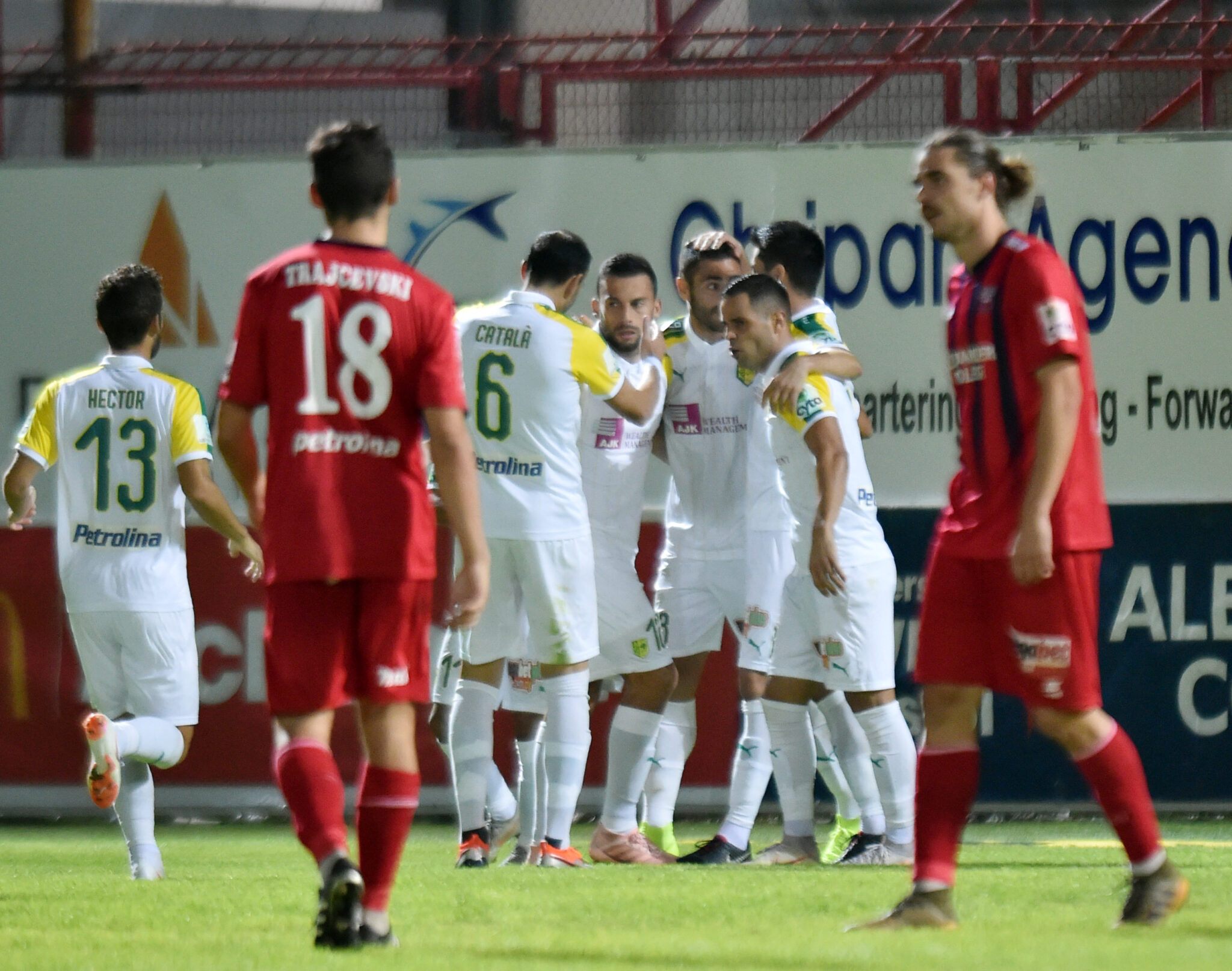 Η ΑΕΚ «γλυκοκοιτάζει» την τετράδα