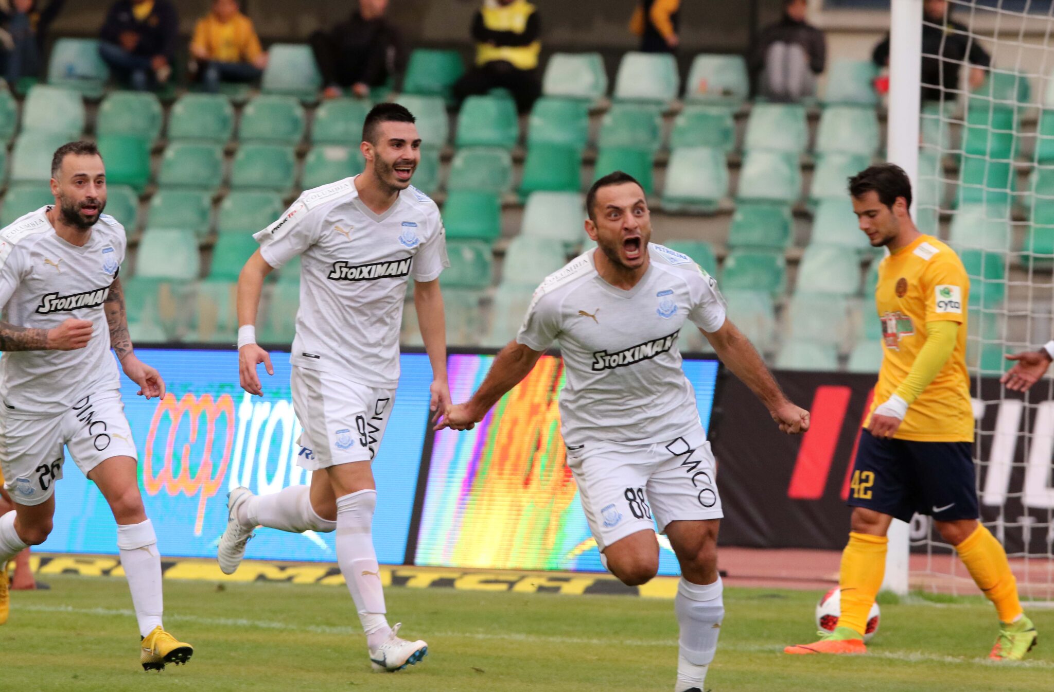 Στην άκρη όλα, το μυαλό μόνο στο ντέρμπι της πόλης