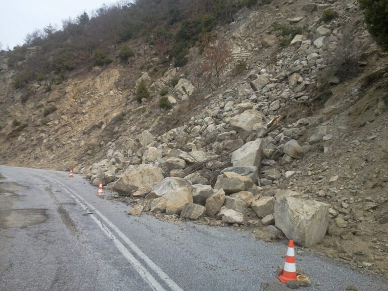 Έφραξαν τον αυτοκινητόδρομο Πάφου – Λεμεσού οι κατολισθήσεις
