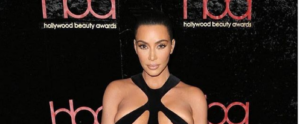Η Κιμ Καρντάσιαν σε μια άκρως αποκαλυπτική εμφάνιση! (ΦΩΤΟ)