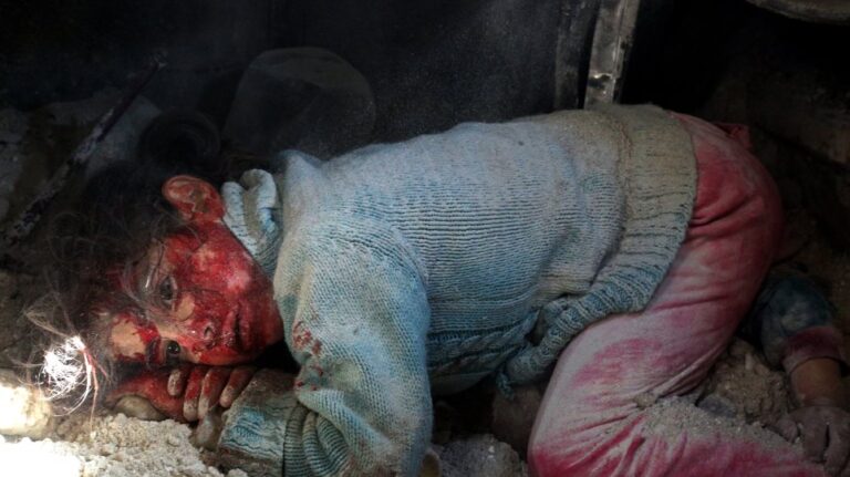 Η πικρή αλήθεια του πολέμου σε τρεις εικόνες… (ΦΩΤΟ)