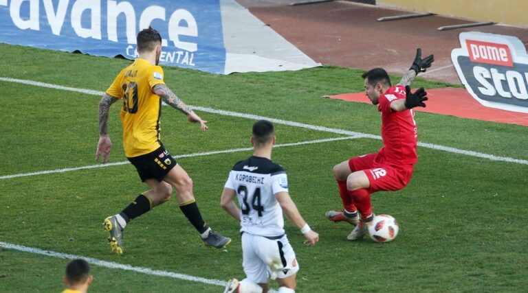 Ντεμπούτο με το «δεξί» για τον Χιμένεθ