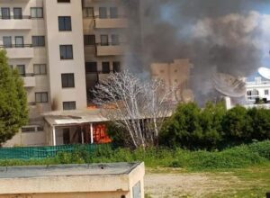 Πρωταράς: Πυρκαγιά σε μπυραρία "απειλεί" ξενοδοχειακές μονάδες