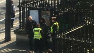 Συνελήφθη ένοπλος στον καθεδρικό ναό του Αγίου Παύλου (ΦΩΤΟ)