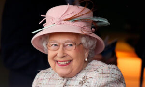 Η Βασίλισσα Ελισάβετ "εισέβαλε" στο Instagram και έκανε το πρώτο της post(ΦΩΤΟ)