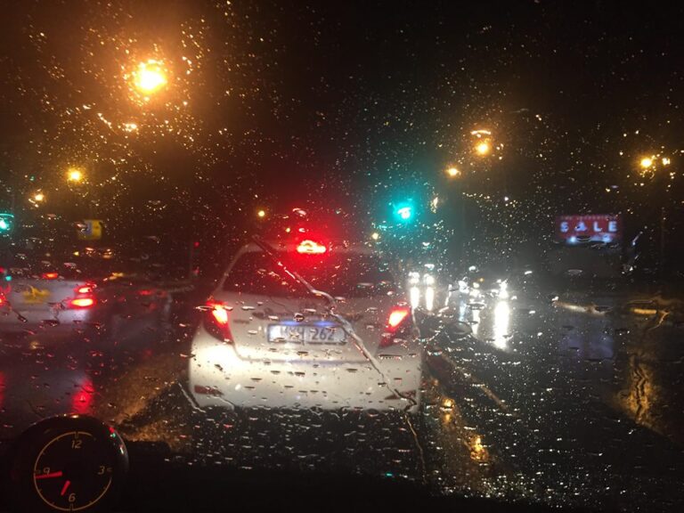 Βροχές, καταιγίδες και χαλάζι τις επόμενες ώρες (ΒΙΝΤΕΟ)