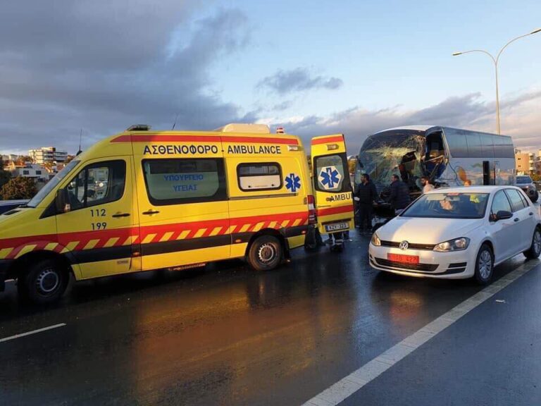 Από σχολική εκδρομή στη Λευκωσία επέστρεφε το λεωφορείο που ενεπλάκη σε ατύχημα