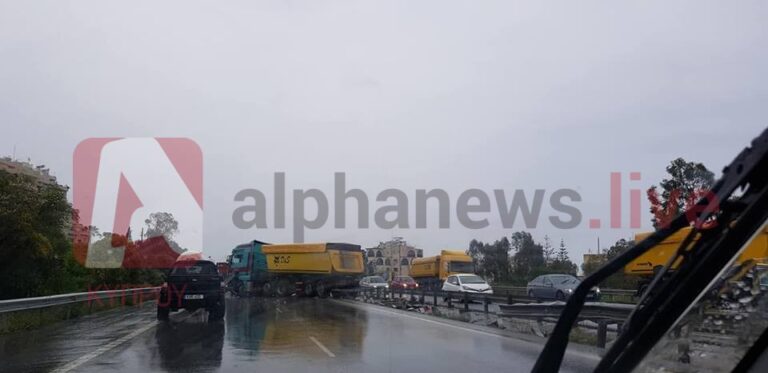 Φορτηγό προσέκρουσε σε κιγκλίδωμα του αυτοκινητόδρομου Λεμεσού – Λευκωσίας