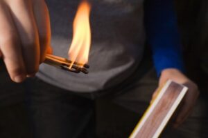 Σε αναβάτη ανήκει το όχημα που τυλίχθηκε στις φλόγες στον Άγιο Δομέτιο (ΒΙΝΤΕΟ)