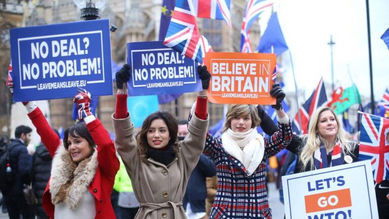 Οι Βρυξέλλες βάζουν πίεση στο Λονδίνο για το Brexit