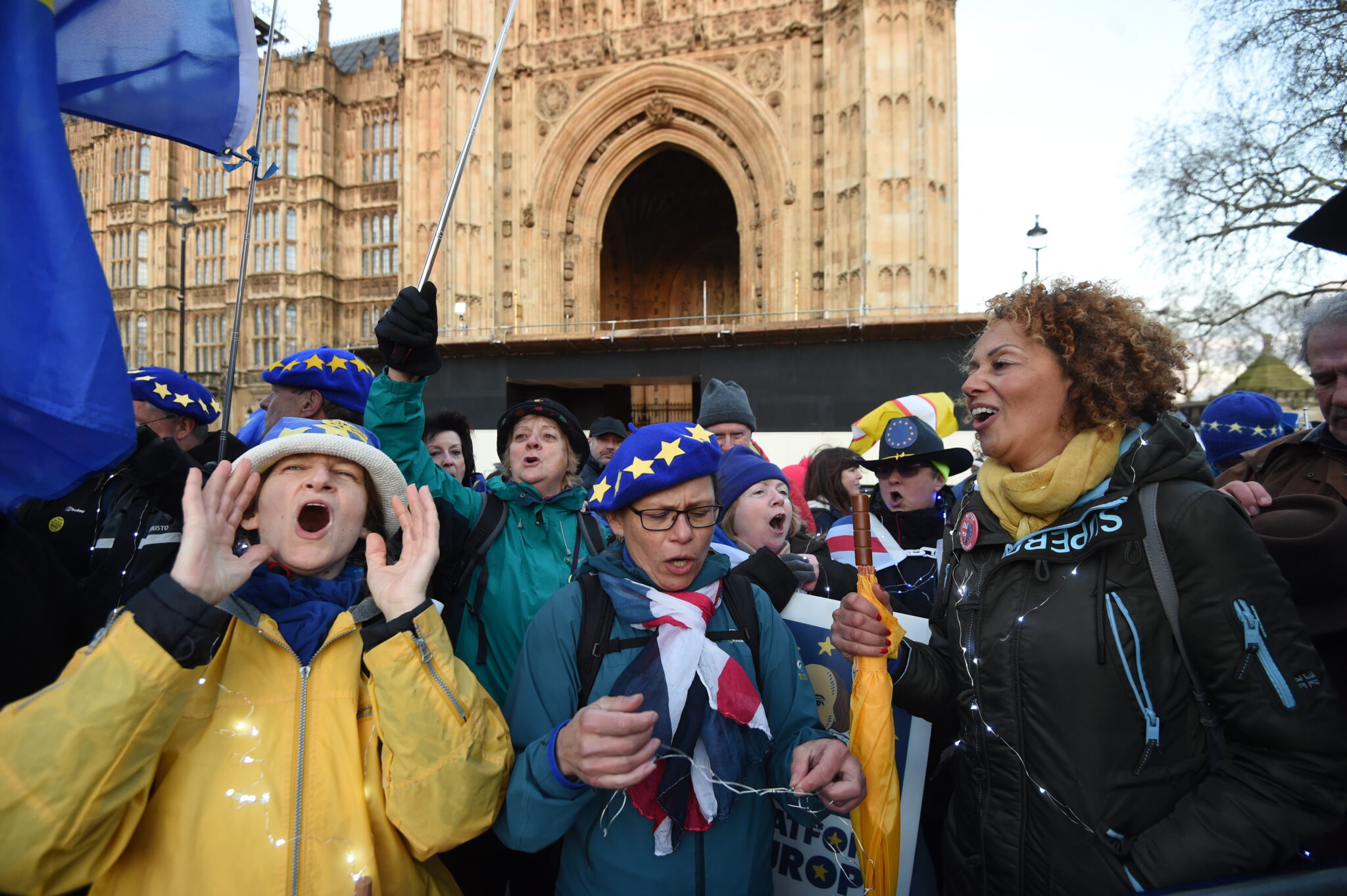 Brexit: Οι δύο δρόμοι μετά τη νέα καταψήφιση της συμφωνίας