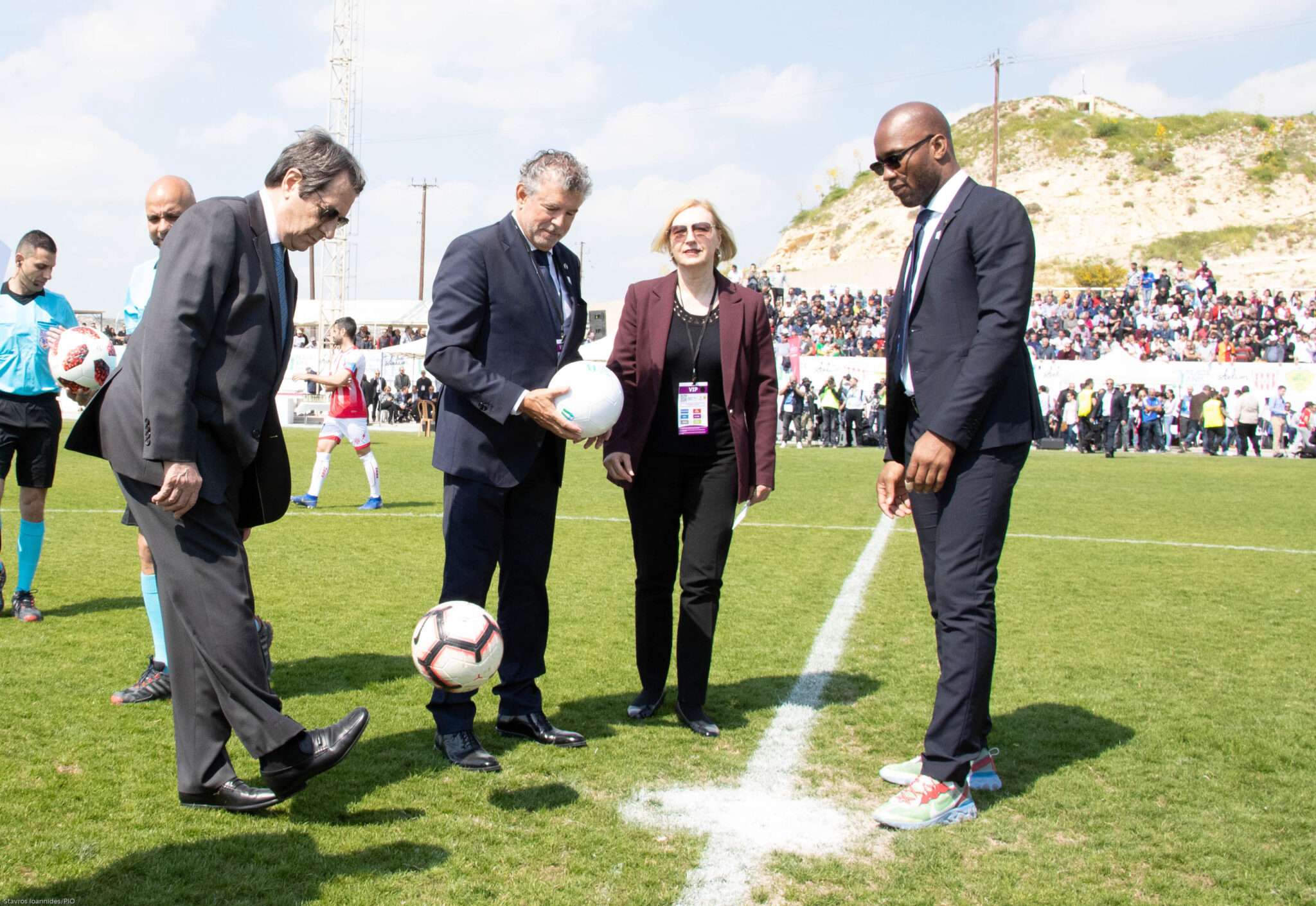Οι πάσες και τα τρικ Αναστασιάδη και Didier Drogba (ΦΩΤΟ)