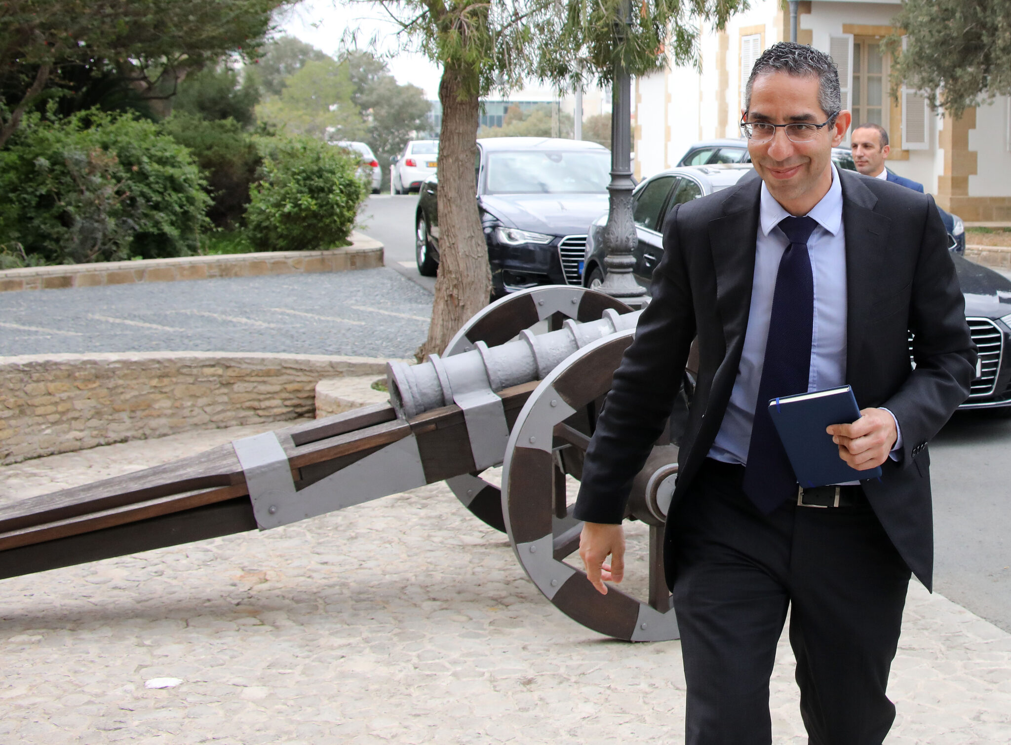 ΥΠΑΜ: Αδιαπραγμάτευτη η λύση που θα απαλλάσσει από τα τετελεσμένα της κατοχής