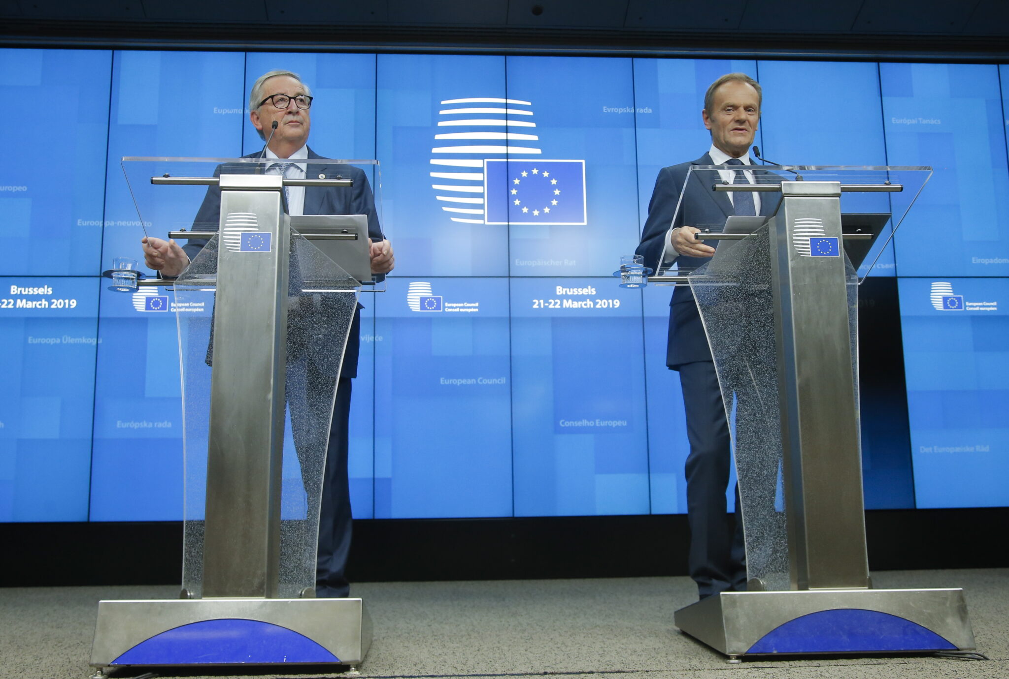 Οι τρεις στιγμές που προκάλεσαν γέλια στη Σύνοδο για το Brexit (ΒΙΝΤΕΟ)