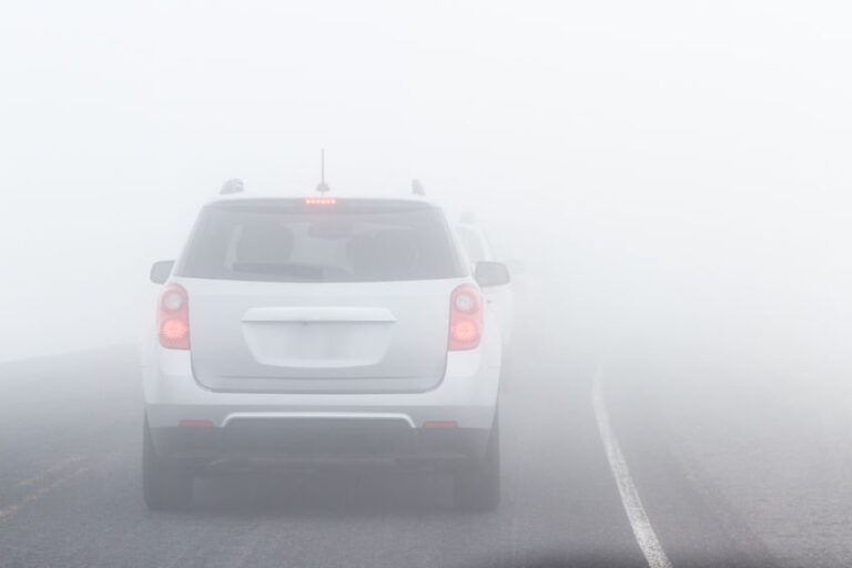 Οδηγοί προσοχή: Πυκνή ομίχλη στο δρόμο Τροόδους (ΒΙΝΤΕΟ)