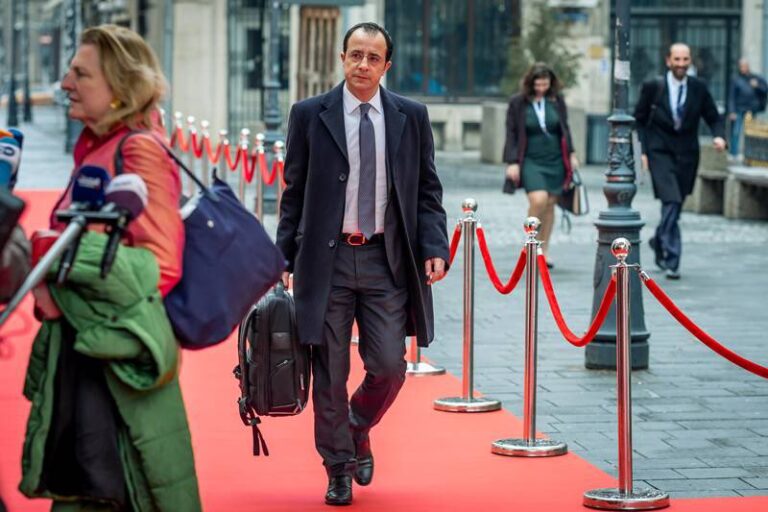 ΥΠΕΞ: Έτοιμη η κυβέρνηση σε περίπτωση άτακτου Brexit