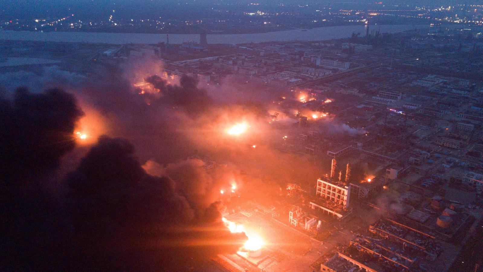 Μεγάλη έκρηξη σε εργοστάσιο σκόρπισε το θάνατο (ΦΩΤΟ)