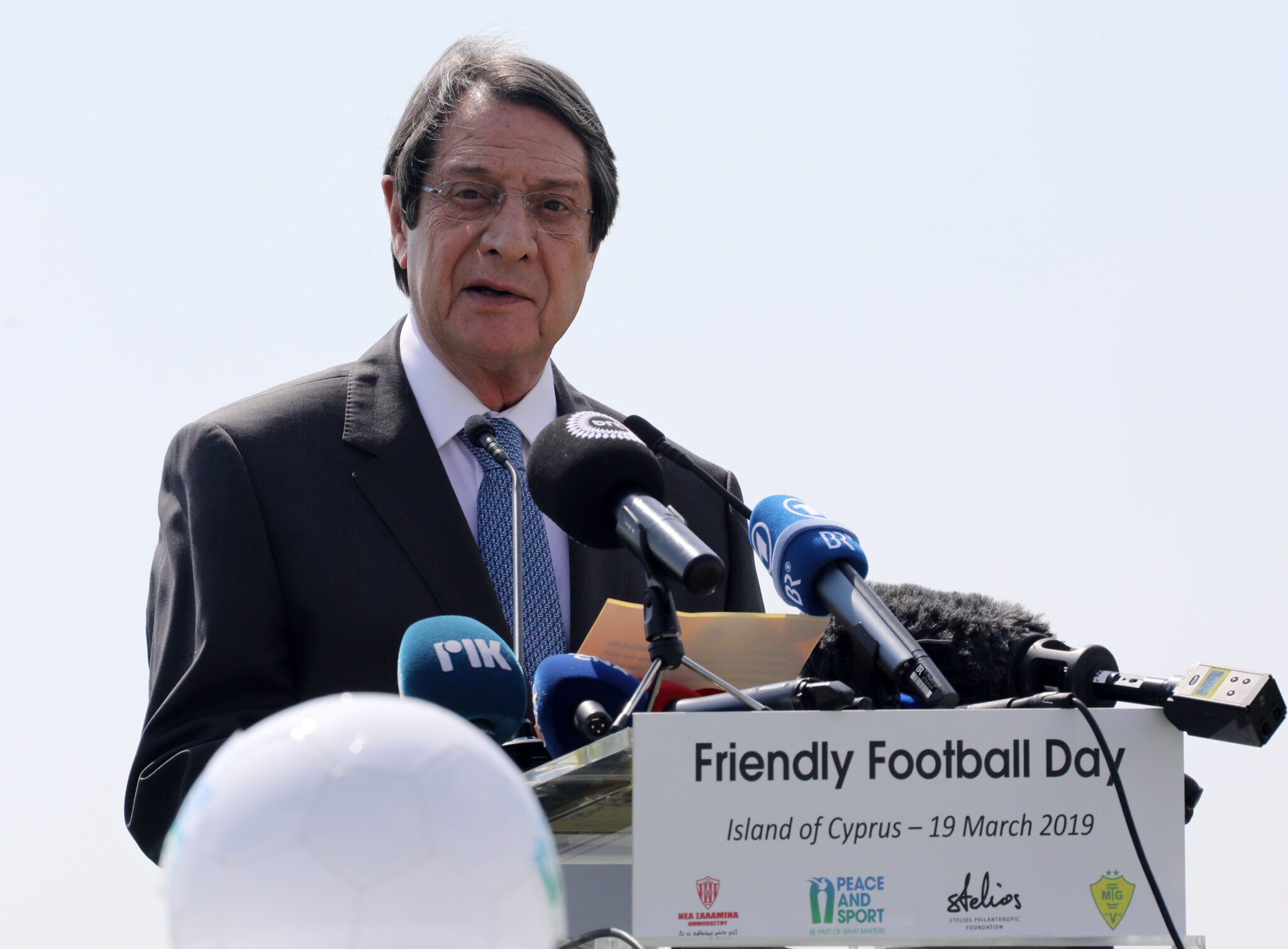 Γύρισε την πλάτη στην δικοινοτική εκδήλωση ο Ακιντζί (ΒΙΝΤΕΟ)