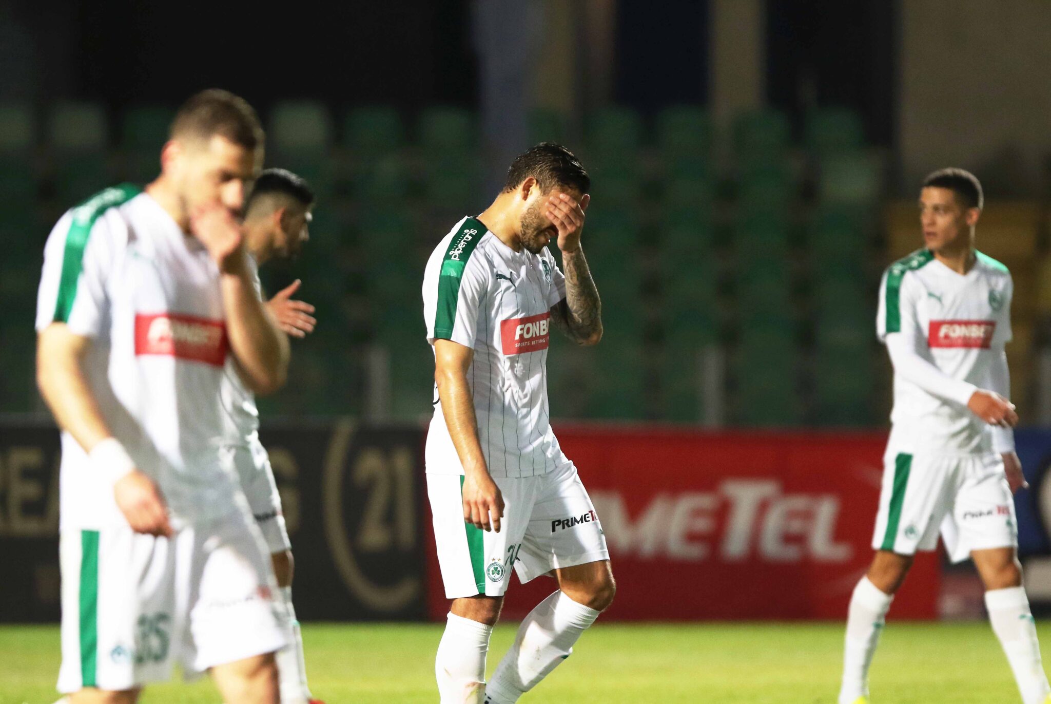 Πληθαίνουν οι απουσίες στην Ομόνοια