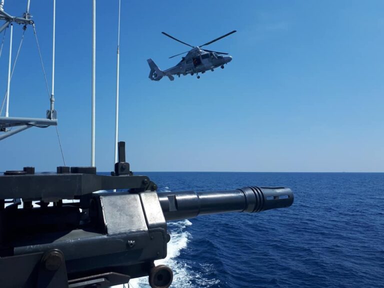 Εντυπωσιακές εικόνες από την κοινή άσκηση έρευνας Κύπρου-Γαλλίας (ΦΩΤΟ)