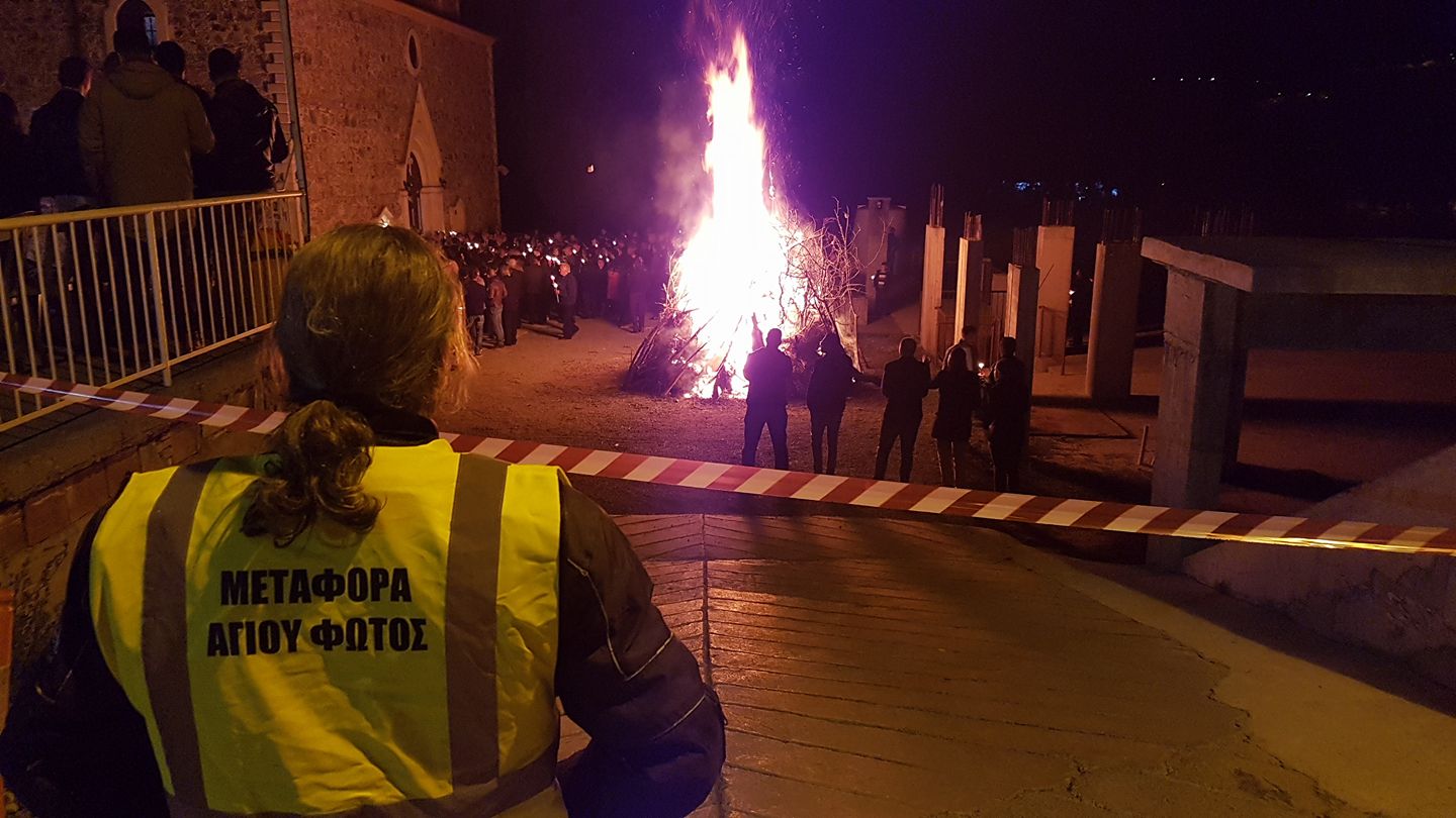 Mε μοτοσικλέτες η διανομή του Αγίου Φωτός σε όλη την Κύπρο το Μεγάλο Σάββατο