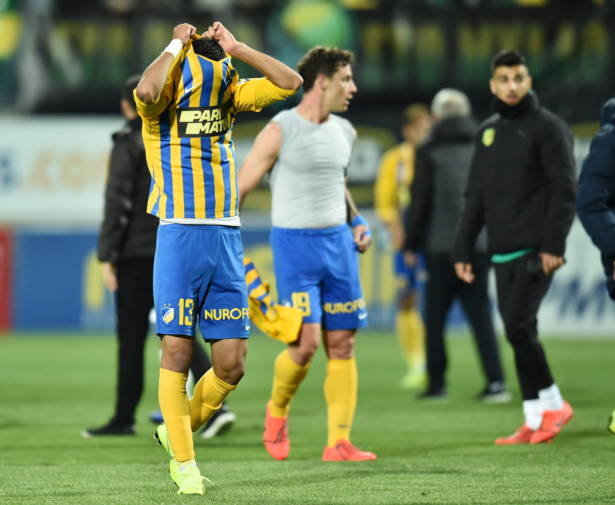 Πάει να το χάσει μόνος του ο ΑΠΟΕΛ…