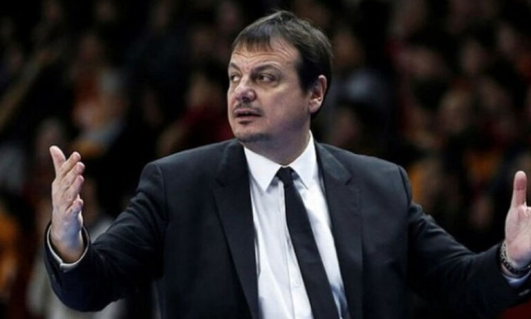 «Καμπάνα» στον προπονητή της Εφές από την Ευρωλίγκα