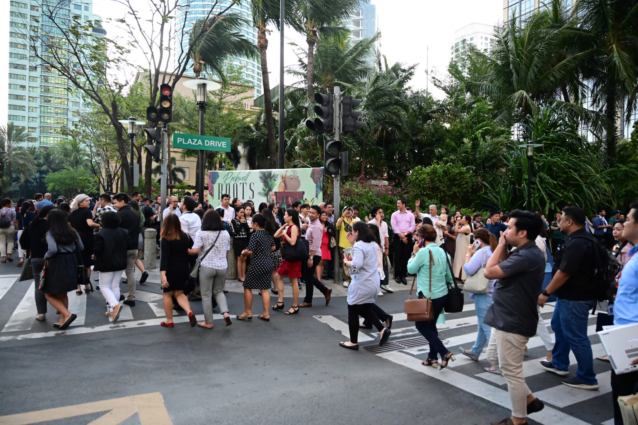 Φονικός σεισμός στις Φιλιππίνες άφησε πίσω του πέντε νεκρούς (ΒΙΝΤΕΟ)