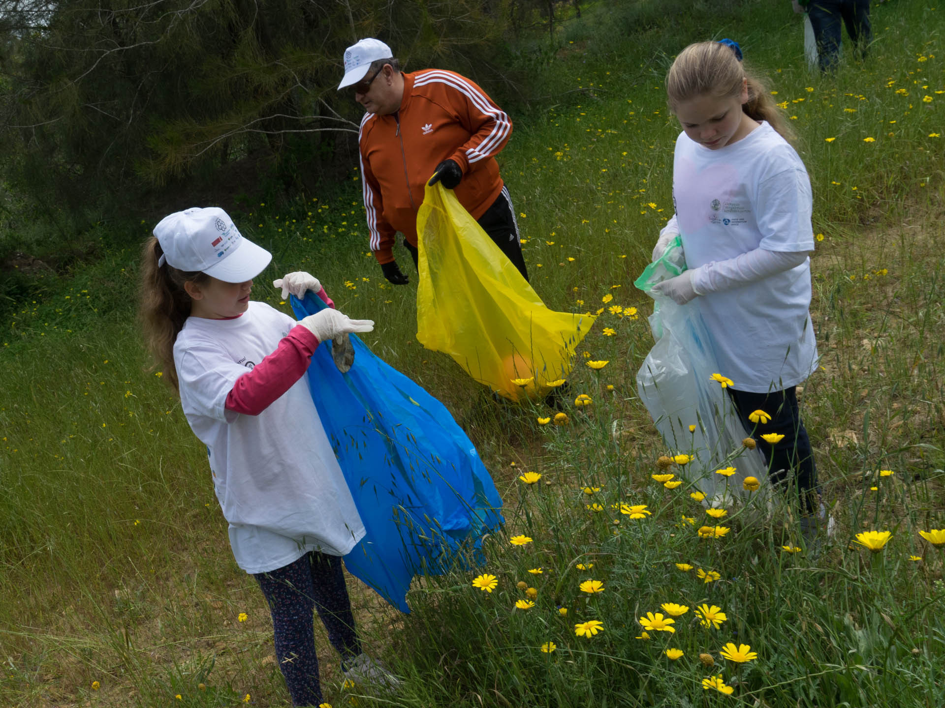 Συγκεντρώθηκαν 140 σακούλες σκουπίδια στην Αγία Νάπα (ΦΩΤΟ)