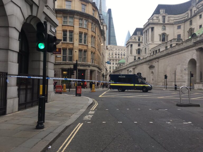 Συναγερμός στο Λονδίνο λόγω ύποπτων πακέτων