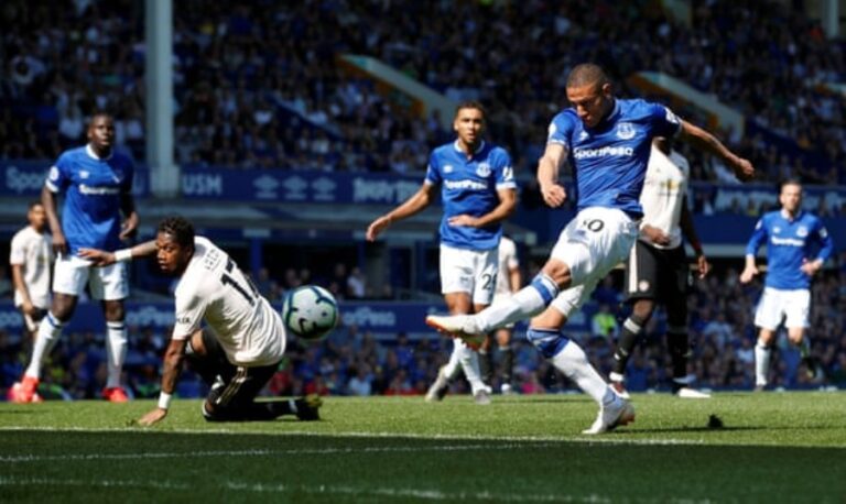 Σκόρπισε με… τεσσάρα την Γιουνάιτεντ η Έβερτον