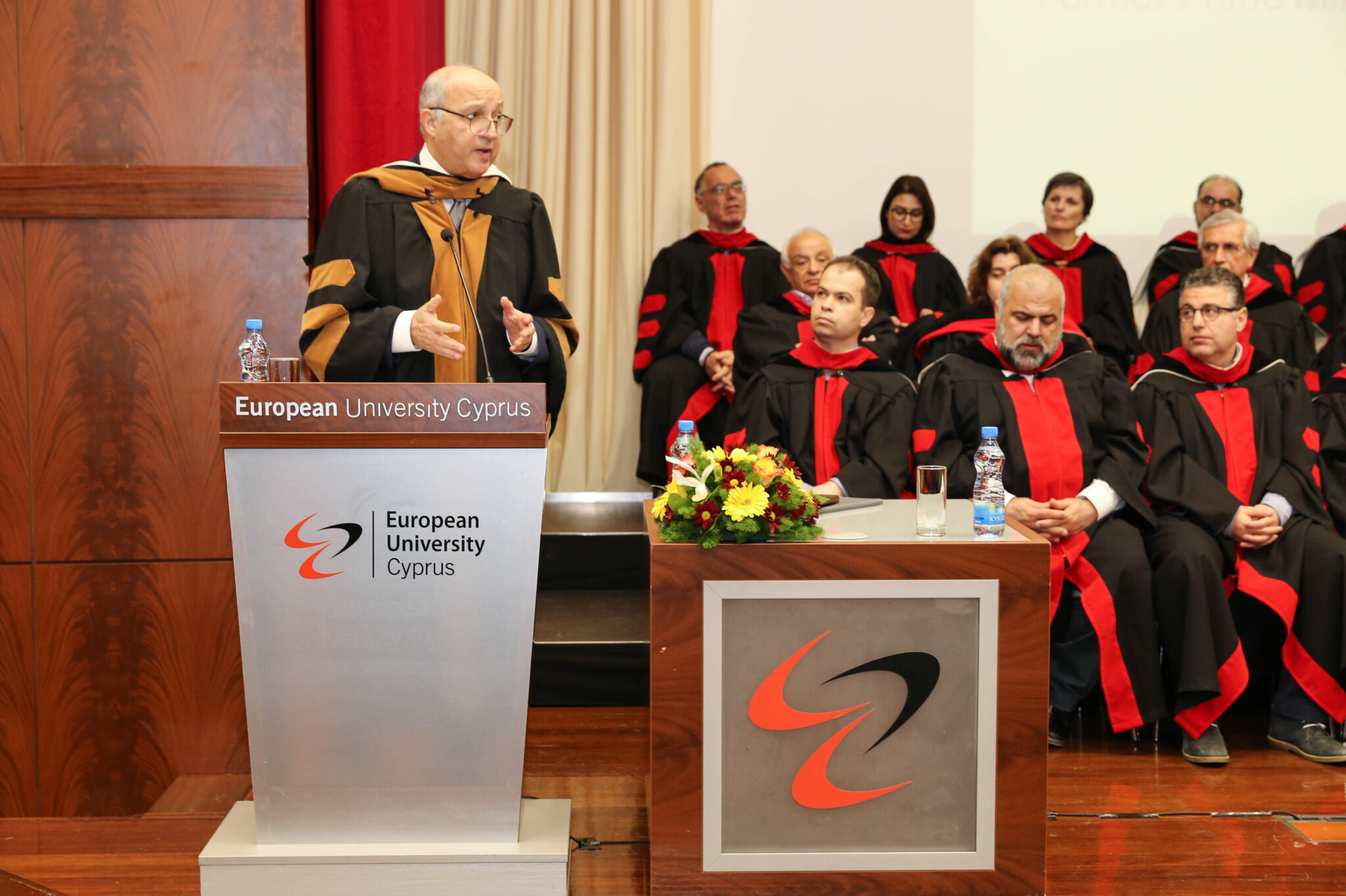 Ο Λοράν Φαμπιούς μέλος της οικογένειας του Ευρωπαϊκού Πανεπιστημίου Κύπρου