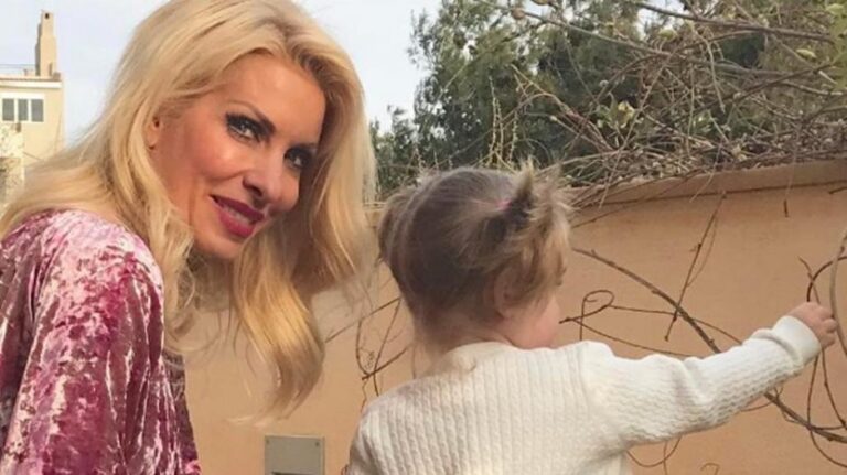 Ελένη Μενεγάκη: Με την μικρή Μαρίνα στο πλατό της εκπομπής! (ΦΩΤΟ)