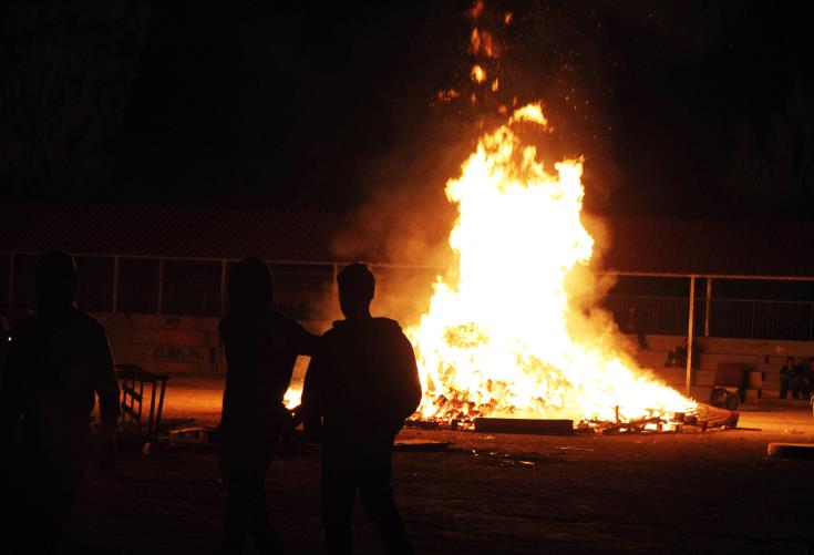 &Mu;ά&zeta;&epsilon;&psi;&alpha;&nu; 34 &phi;&omicron;&rho;&tau;&eta;&gamma;ά &xi;ύ&lambda;&alpha; &pi;&omicron;&upsilon; &pi;&rho;&omicron;&omicron;&rho;ί&zeta;&omicron;&nu;&tau;&alpha;&nu; &gamma;&iota;&alpha; &lambda;&alpha;&mu;&pi;&rho;&alpha;&tau;&zeta;&iota;έ&sigmaf; &omicron;&iota; &Alpha;&rho;&chi;έ&sigmaf; &sigma;&tau;&eta; &Lambda;&epsilon;&mu;&epsilon;&sigma;ό