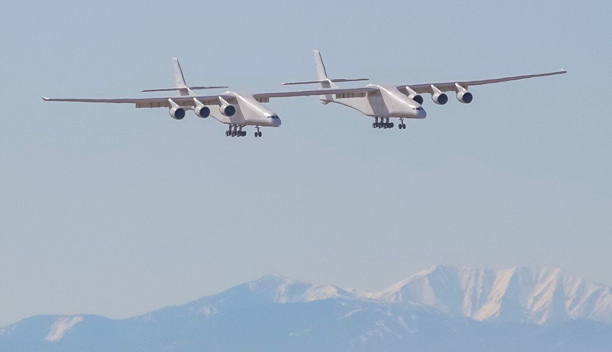 Για πρώτη φορά στους αιθέρες τo "Stratolaunch" (ΒΙΝΤΕΟ&ΦΩΤΟ)
