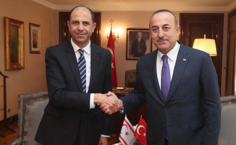 Με επίκεντρο το Κυπριακό η συνάντηση Τσαβούσογλου-Οζερσάι