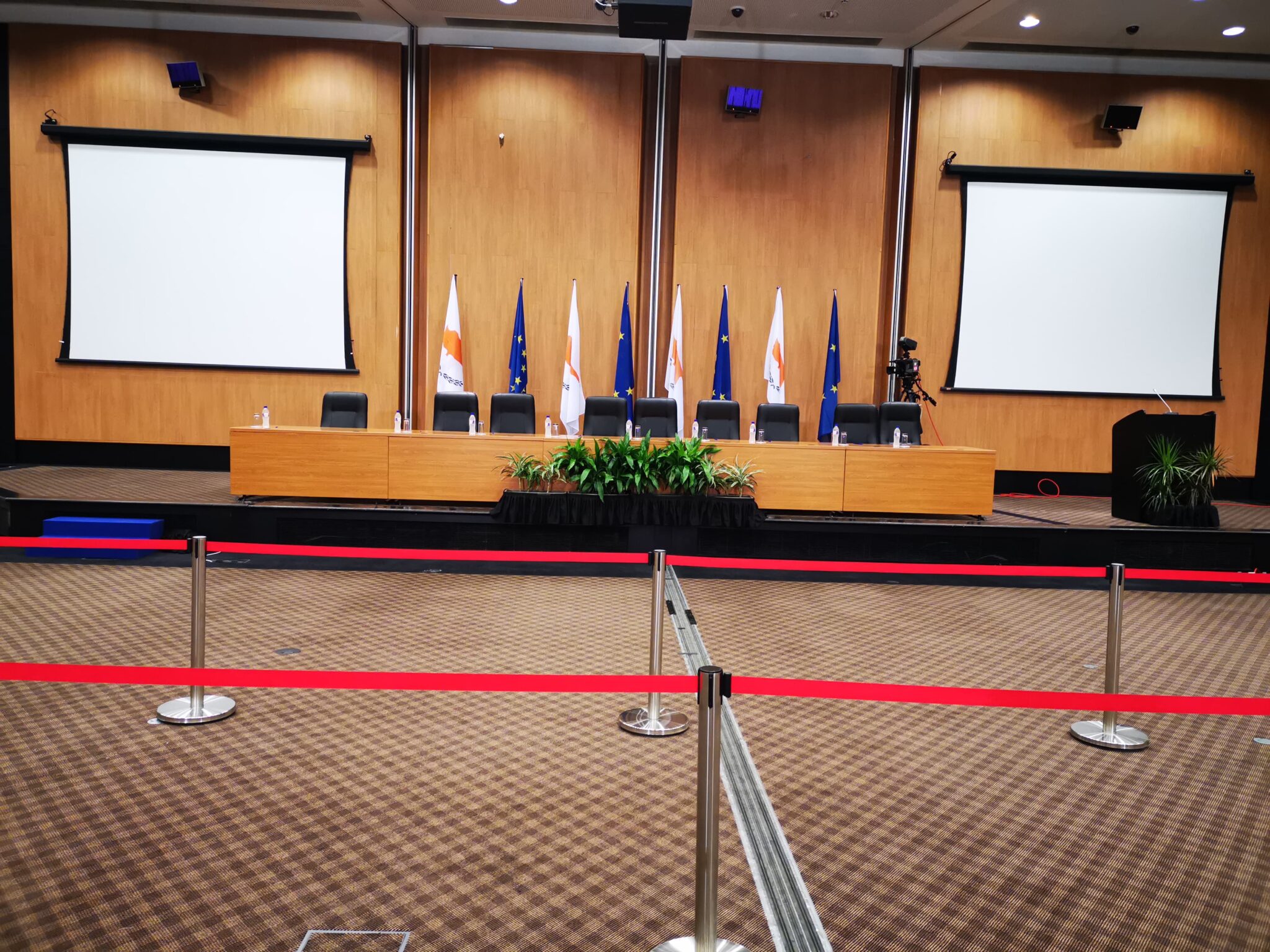 72 υποψήφιοι διεκδικούν τις έξι έδρες του Ευρωπαϊκού Κοινοβουλίου